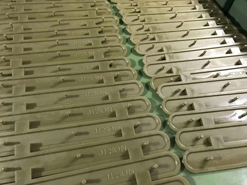 雨季來了！杰辰專業(yè)防滑盲道受市場熱捧，6月產能提升400%