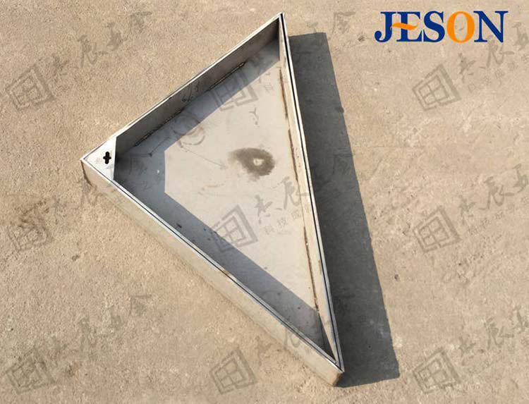不銹鋼三角形井蓋01